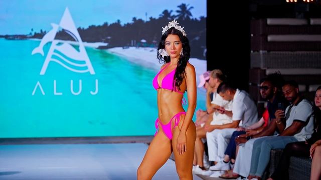 Сексуальные девочки на подиуме. Выпуск № 41 смотреть онлайн