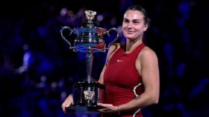 Белоруска Арина Соболенко проиграла австралийцу Нику Кирьосу в "Битве полов"