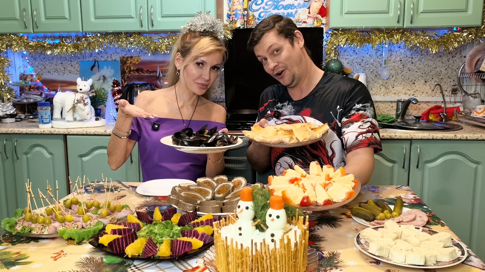 МУКБАНГ 😋 Пробуем ВСЕ блюда с новогоднего стола 2026 за 2000 рублей 🎅🎄 смотреть онлайн