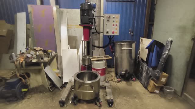 Бисерная Мельница Лабораторная 30 л. С Электрическим Подъёмом и Дежа на 30 литров