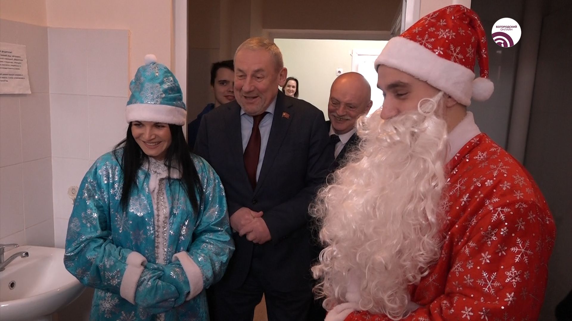 Добро можно делать легко: волшебство для маленьких пациентов детской больницы смотреть онлайн