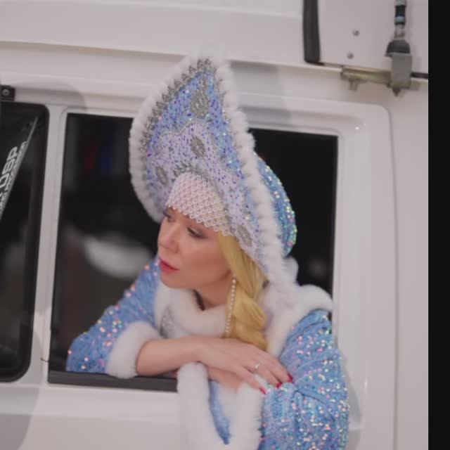 Добрый вечер... С наступающим! Всем волшебного праздника и незабываемых моментов в Новом году... смотреть онлайн