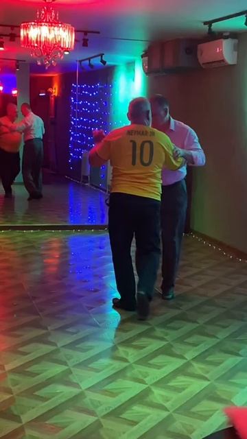 Новогоднее чисто мужское танго смотреть онлайн