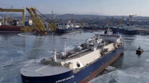 Ледокольный газовоз "Алексей Косыгин" вышел в первый рейс по СМП