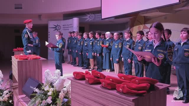 Казанский Лицей № 35. Посвящение в юные спасатели — шаг в большую жизнь! смотреть онлайн