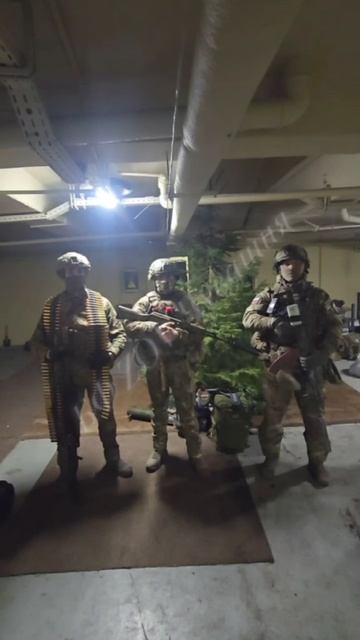 Деды Морозы, которые берегут наш покой прислали поздравление с наступающим Новым годом смотреть онлайн