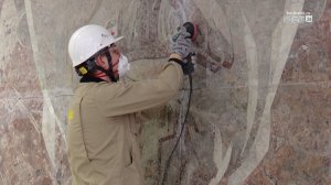 Культурное наследие под присмотром: в Братске реставрируют уникальное мозаичное панно