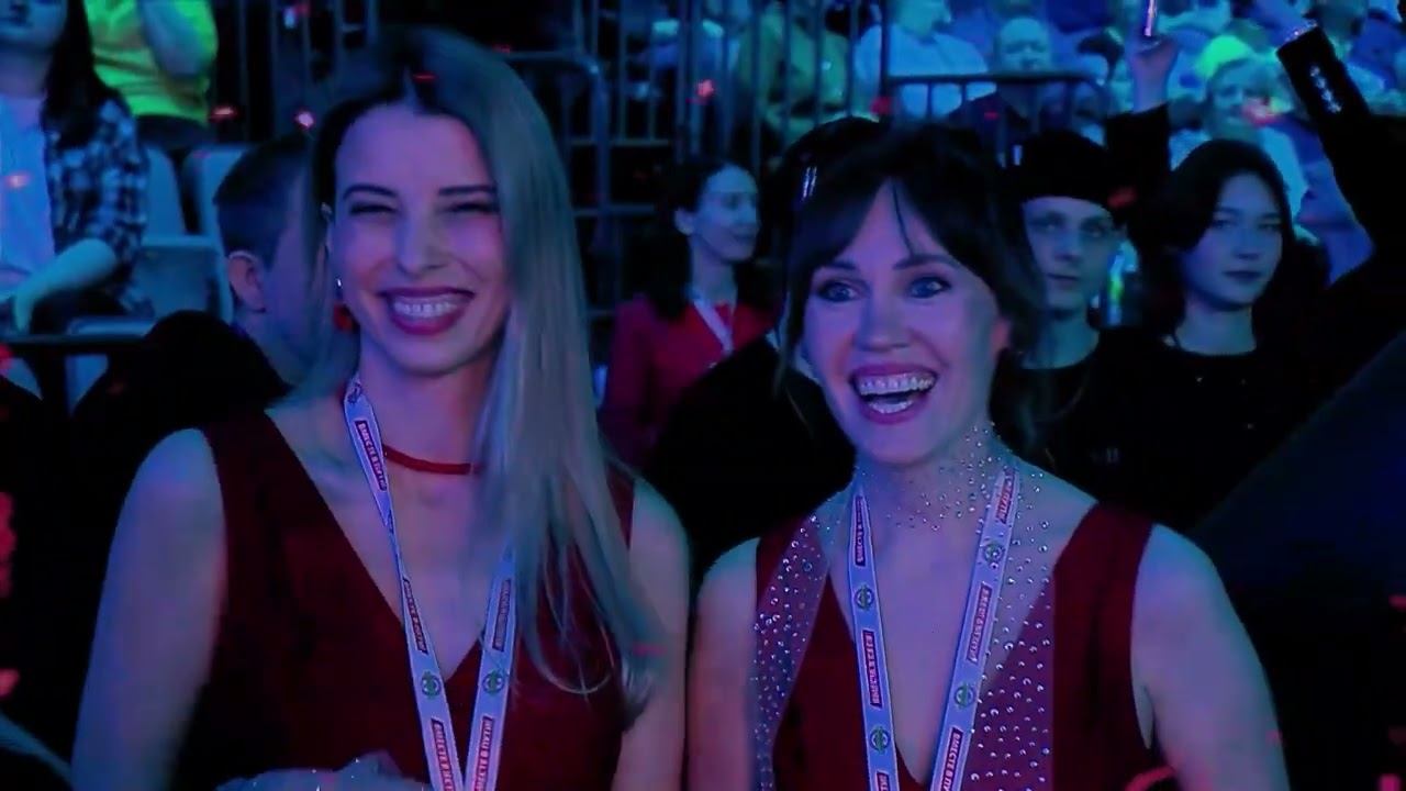 Новогоднее шоу «Звезды дорожного радио» | В НОВОГОДНЮЮ НОЧЬ НА ПЯТОМ КАНАЛЕ смотреть онлайн