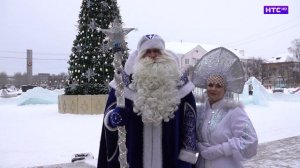 С Новым годом ирбитчан поздравляют Дед Мороз и Снегурочка