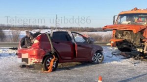 Подросток погиб, еще 2 детей и взрослый пострадали в ДТП с грузовиком в Югре