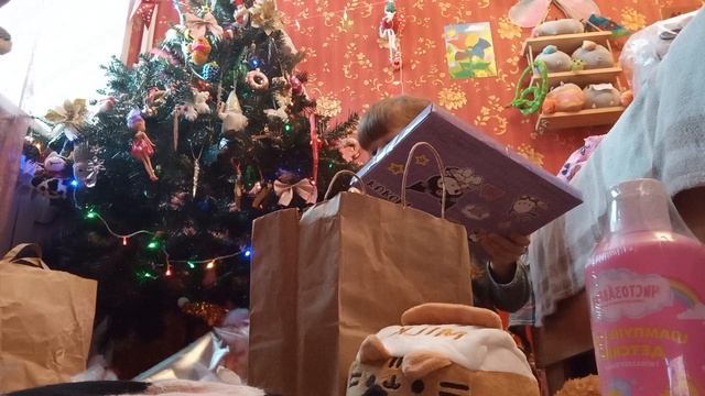 Подарки на Новый год! смотреть онлайн