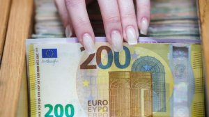 Le Figaro указала на ущерб экономике Франции от кредита Киеву на €90 млрд