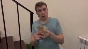 Пацаны зарабатывают на сдаче крови.