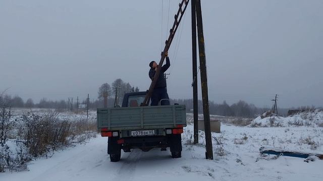 Завалило снегом.