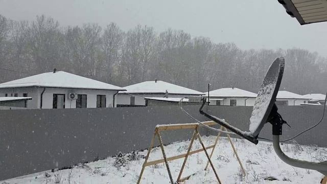 Тем временем 30.12.2025...Снегопад в станице Калужская смотреть онлайн