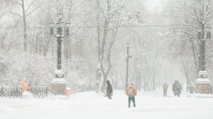 Москва, покрытая сильнейшим снегопадом. Прогулка .Зима.