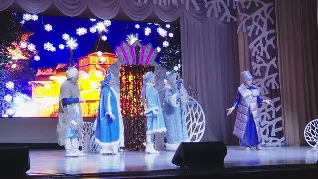 "Новогодние приключения Снегурочки" смотреть онлайн