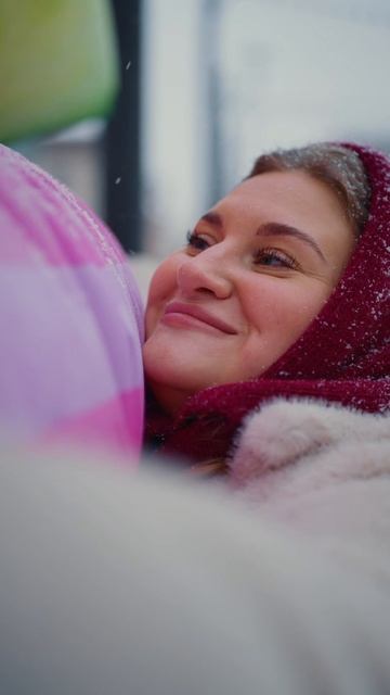 Вы уже видели огрооооомный оливье на улице Дзержинского? Давайте делать фото 💜 смотреть онлайн