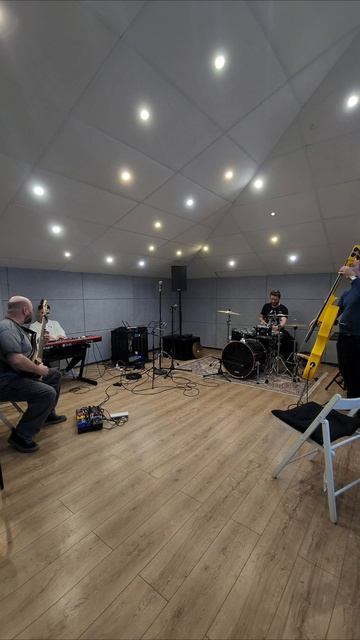 Максимов/Сокулер project. Работа над новым материалом, ну и как же без соло на басу Dingwall ABZ смотреть онлайн