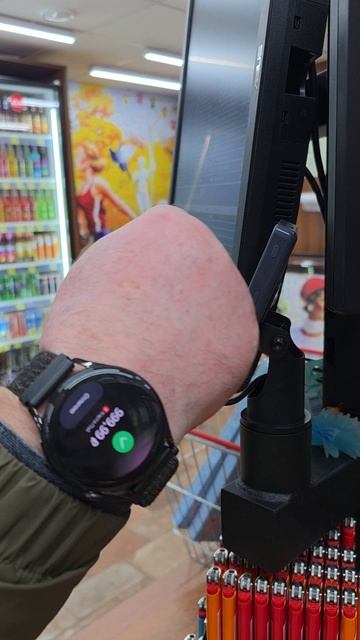 А вот и Яндекс Пэй в работе на Huawei Watch 3 смотреть онлайн