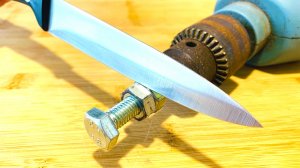 НОЖ как БРИТВА за две минуты! РЕЖЕТ ДАЖЕ СТОЛ! Отличная идея для заточки ножей!