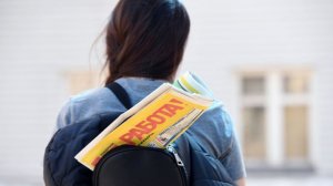 Названы сферы, лидирующие по числу вакансий в России