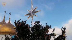 Главную новогоднюю ёлку страны украсили в Кремле