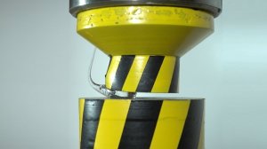 Гидравлический пресс, против прочных предметов.