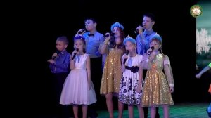 Народная хоровая студия «Солнышко» руководитель Наталья Смирнова поздравляет вас с Новым годом!