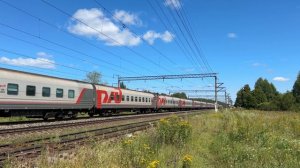 Электровоз ЧС4Т-426 с пассажирским поездом на станции Быстряги