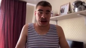 Малой собирается в школу.