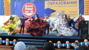 ТРОЙКА  ! ПОЮТ ОГЛЫ  ПЁТР И САША ! КОНЦЕРТ В МАНЕЖЕ НА 8 МАРТА ! 2018 г