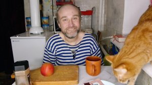 завтрак с Рыжулей. спасибо за донат. храни вас Бог. мукбанг. обжор. еда на камеру. диета. шизофрения