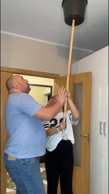 В как по вашему- телефон ребенка до 18 лет это его личная вещь или родителей? смотреть онлайн