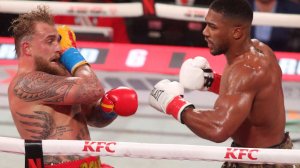 Джошуа нокаутировал Пола в шестом раунде и сломал ему челюсть