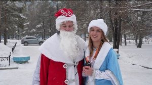 Дед Мороз - альпинист поздравил маленьких пациентов тюменской больницы с Новым годом