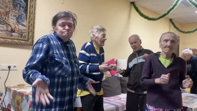 Подготовка к новому году смотреть онлайн