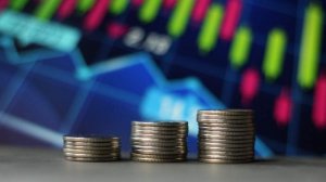 Индекс Мосбиржи снизился на фоне попытки ВСУ атаковать резиденцию Путина