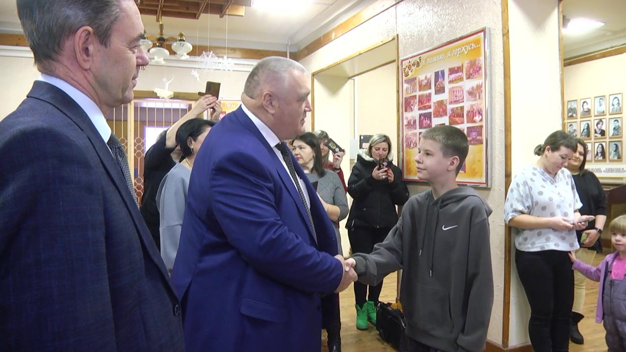 ЁЛКА ЖЕЛАНИЙ смотреть онлайн