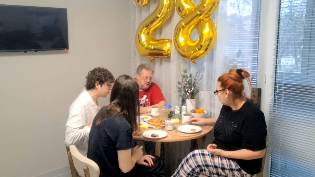 969 Пока все дома. Накануне Нового года. Наша семья. смотреть онлайн