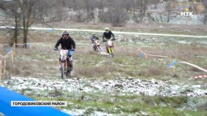 В Калмыкии впервые прошли соревнования по мотоциклетному спорту в дисциплине эндуро