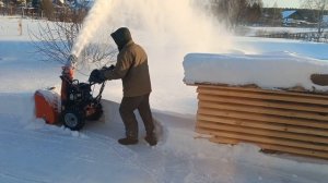Убираем снег уходящего года. С наступающим 🎄 Новым Годом, друзья! 🎇
