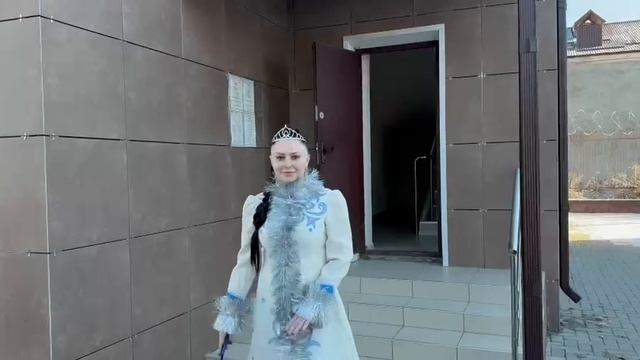 Госавтоинспекторы МО МВД России «Зеленчукский» поздравили детей центральной районной больницы смотреть онлайн