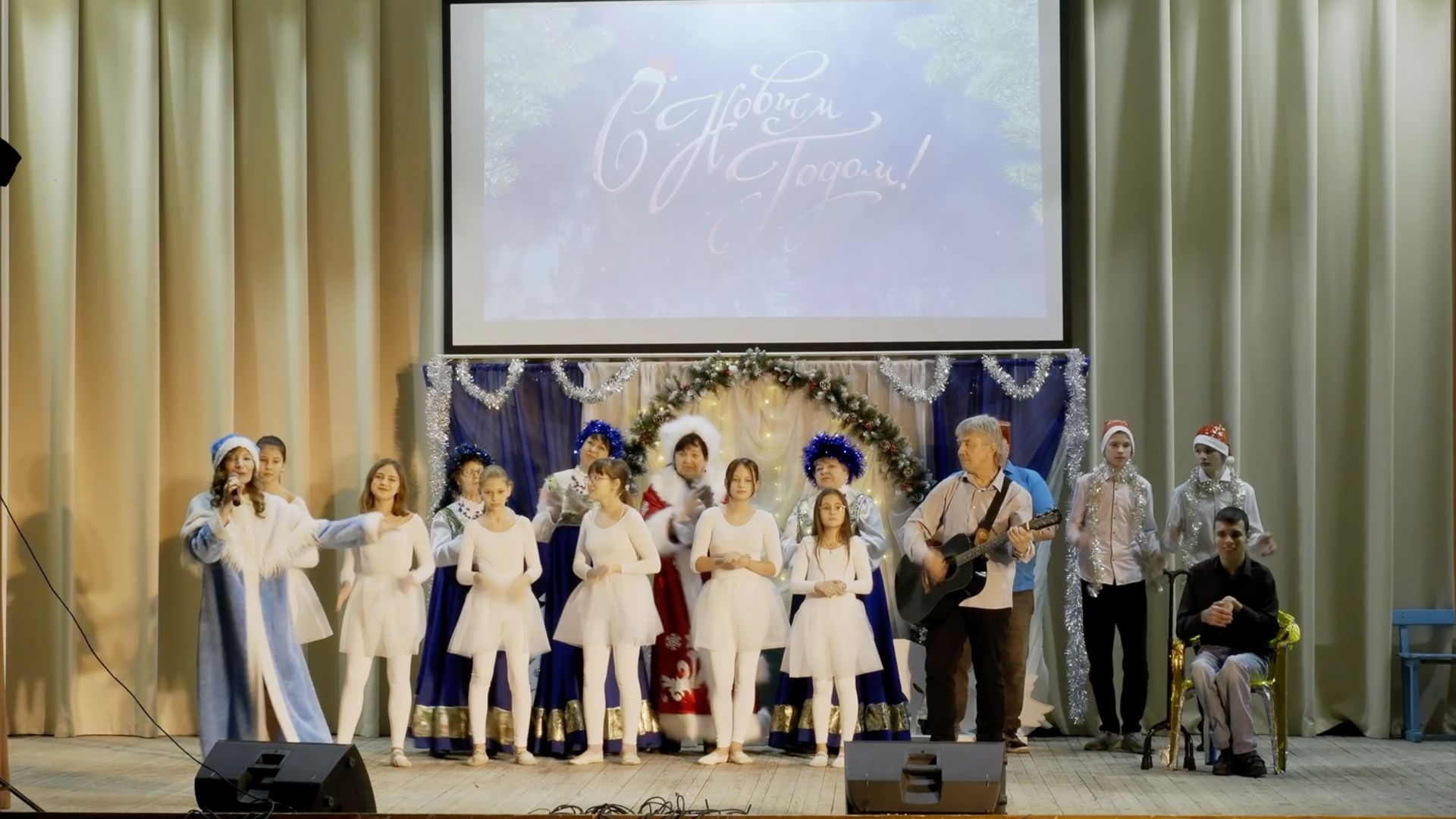 Новогодний концерт 2025 смотреть онлайн