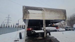 2 Машины приехали на трале в Москву ИСУЗУ ISUZU эвакуатор с КМУ XCMG SQS-100-4 с съемными  бортами