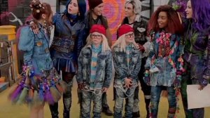 нарезки из фильма Descendants 3