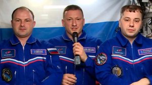 Российские космонавты с МКС поздравили жителей РФ с наступающим Новым годом