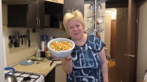 Любашины будни,готовлю салат оливье, с добавлением куриной грудки ✅