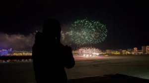 Китайский Хэйхэ поздравил Благовещенск с Новым годом красочным фейерверком над Амуром