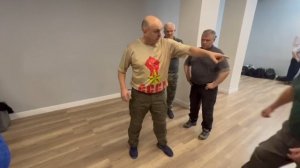 Не выдать себя